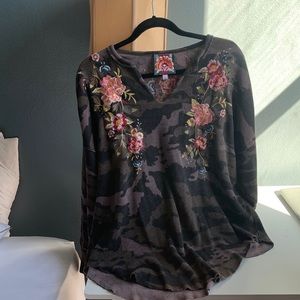 Johnny Was comfortable shirt